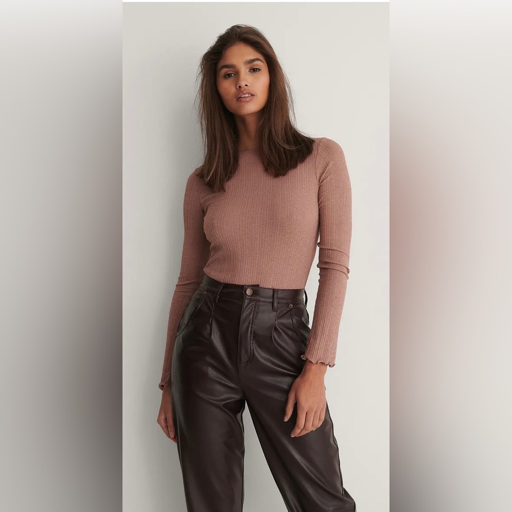 NA-KD babylock round neck long sleeve top